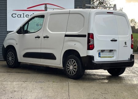 2020 Peugeot Partner - photo 15