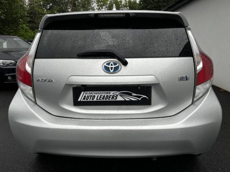 2015 Toyota Aqua - photo 6