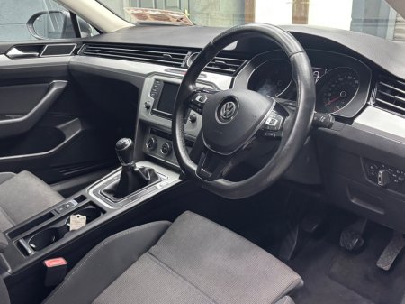 2017 Volkswagen Passat - photo 8