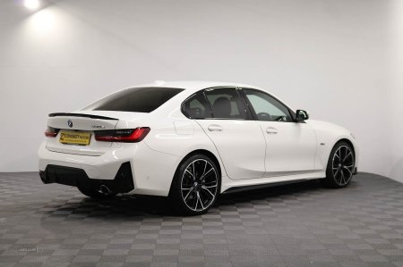 2023 BMW 3-Series - photo 6
