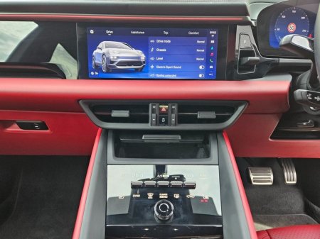2026 Porsche Macan - photo 22