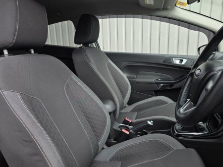 2015 Ford Fiesta - photo 10