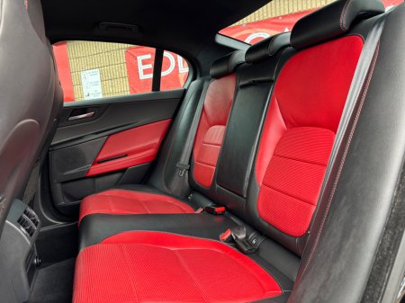 2015 Jaguar XE - photo 18