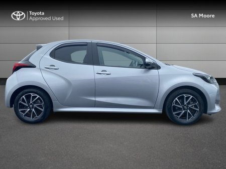 2023 Toyota Yaris - photo 3