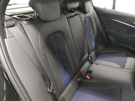 2022 BMW 1-Series - photo 2