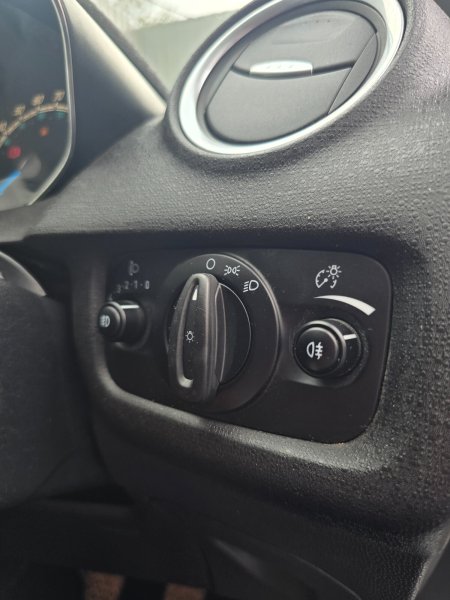 2016 Ford Fiesta - photo 17