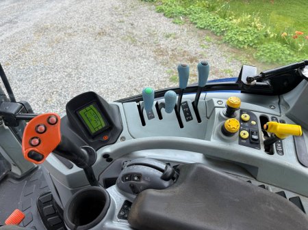 2020 New Holland T7.210 - photo 13