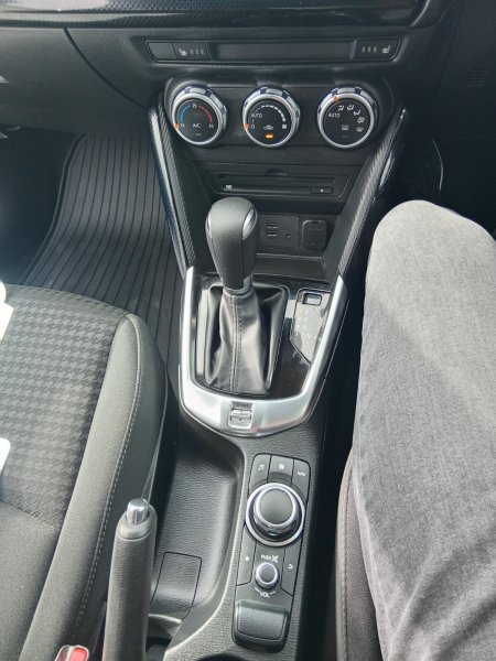 2017 Mazda Demio - photo 16