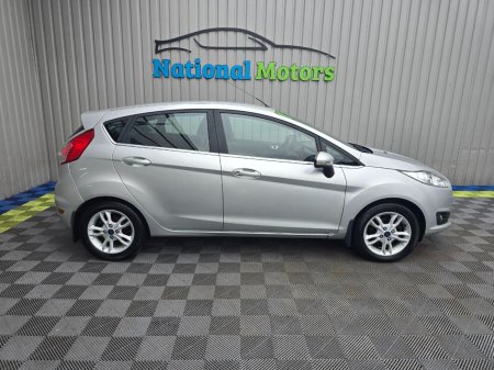 2015 Ford Fiesta - photo 2