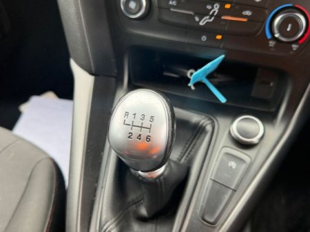 2017 Ford Focus - photo 17