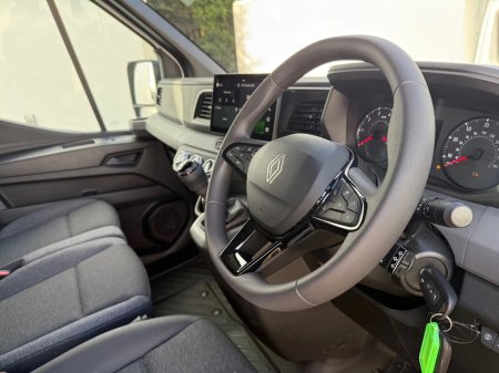 2025 Renault Master - photo 4
