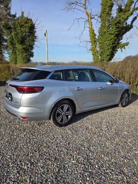2021 Renault Megane - photo 12