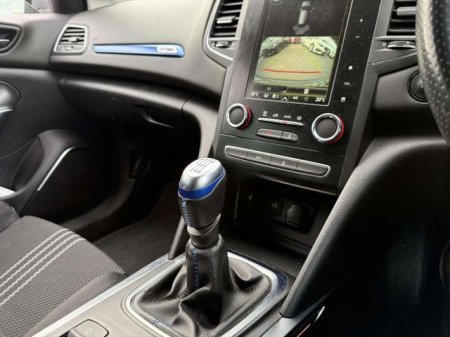 2021 Renault Megane - photo 2