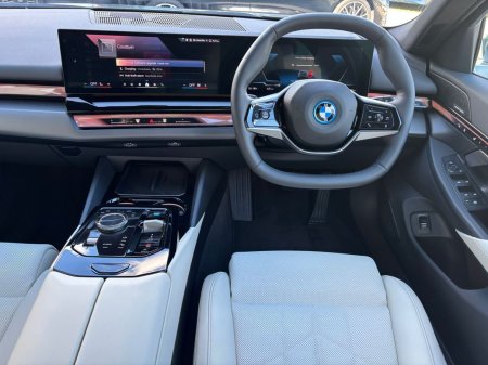 2025 BMW i5 - photo 16