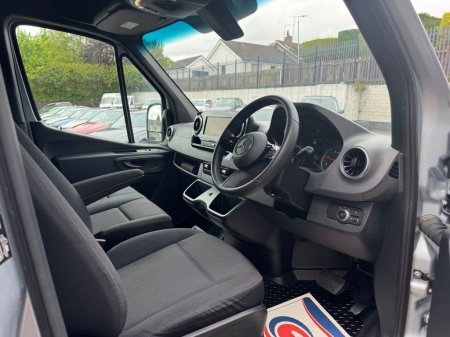 2025 Mercedes-Benz Sprinter - photo 10
