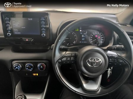 2022 Toyota Yaris - photo 9