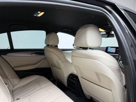 2018 BMW 5-Series - photo 12