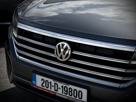 2020 Volkswagen Touareg - photo 16