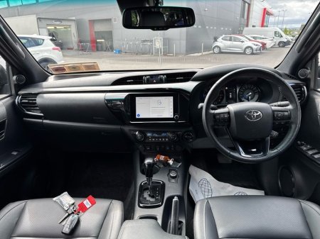 2025 Toyota Hilux - photo 8