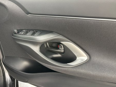 2026 Toyota Yaris Cross - photo 12