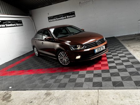 2017 Volkswagen Jetta - photo 2