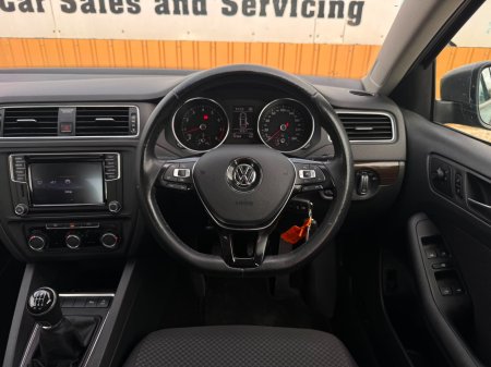 2016 Volkswagen Jetta - photo 22