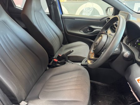 2021 Toyota Yaris - photo 17