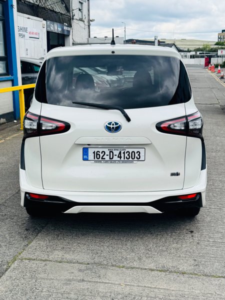 2016 Toyota Sienta - photo 24