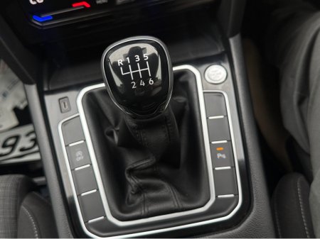 2021 Volkswagen Passat - photo 11