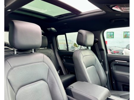2025 Land Rover Defender - photo 12