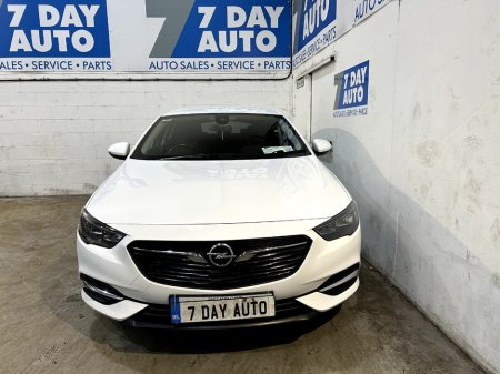 2020 Opel Insignia - photo 2