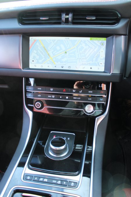 2019 Jaguar XF - photo 11