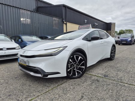 2024 Toyota Prius - photo 2
