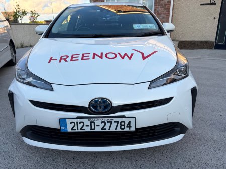 2021 Toyota Prius - photo 3