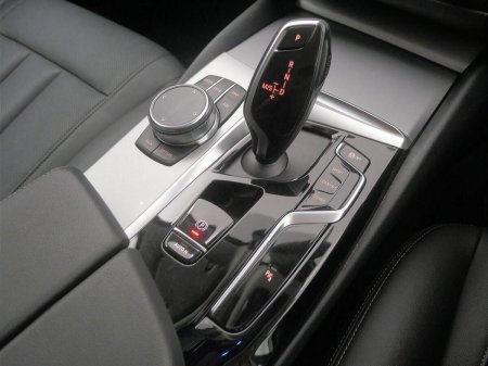 2023 BMW 5-Series - photo 10