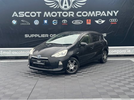 2014 Toyota Aqua - photo 2