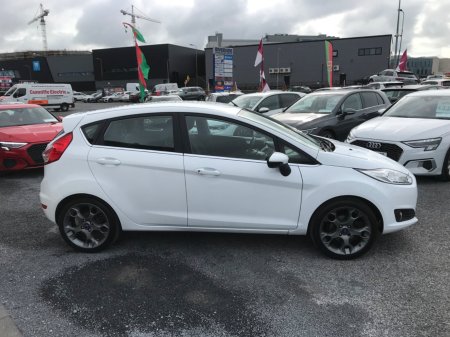 2017 Ford Fiesta - photo 5