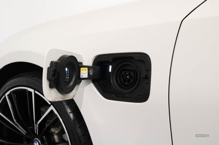 2023 BMW 3-Series - photo 12