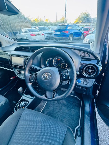 2018 Toyota Vitz - photo 21