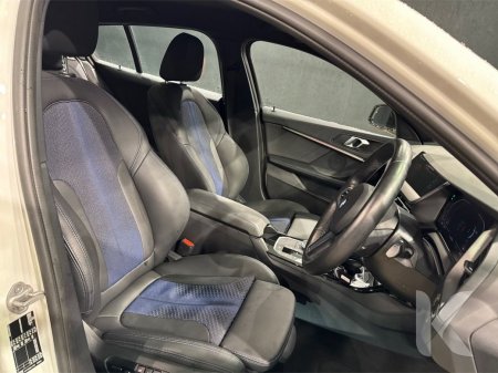 2024 BMW 1-Series - photo 16