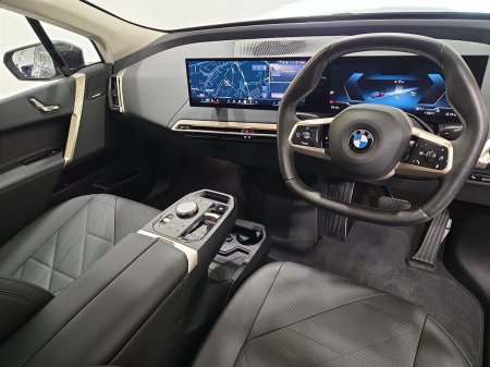 2025 BMW iX - photo 6