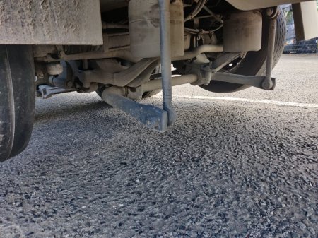 2011 Volvo FM11 - photo 13