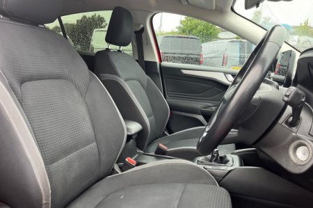 2018 Ford Focus - photo 17