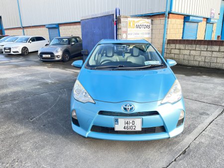 2014 Toyota Aqua - photo 2