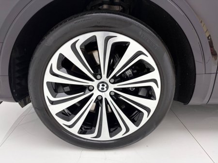 2022 Bentley Bentayga - photo 11
