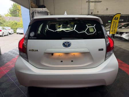 2017 Toyota Aqua - photo 18