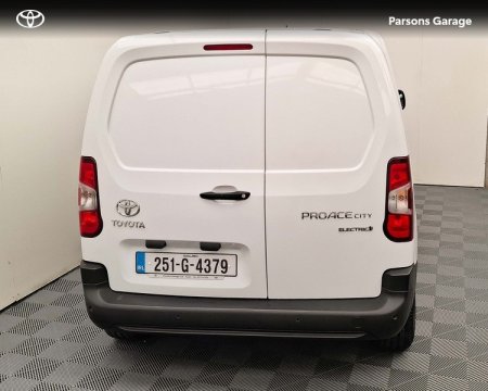 2025 Toyota Proace City - photo 4