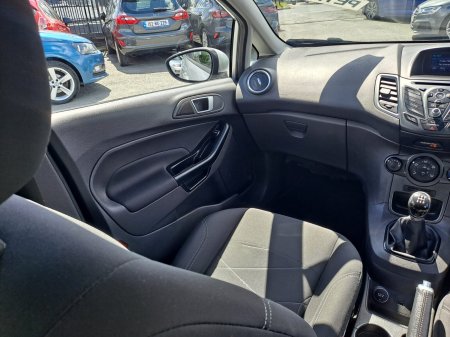 2017 Ford Fiesta - photo 20