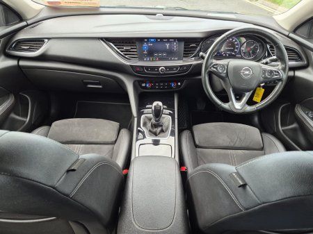 2022 Opel Insignia - photo 23