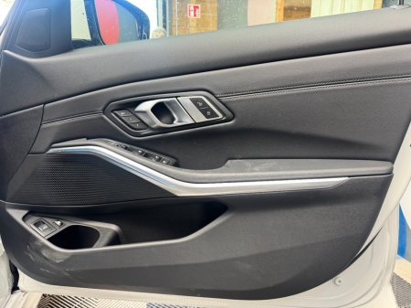 2023 BMW 3-Series - photo 21
